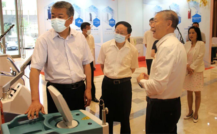 湖北省政協常務副主席李兵調研楚天激光并聽取世界激光大會策劃總體方案匯報